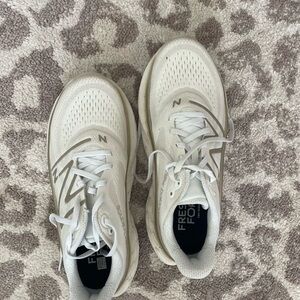 New balance running shoes